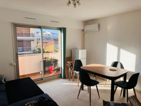 Appartement Cavalaire proche de la mer , état neuf ,réservation 3 Jours minimum